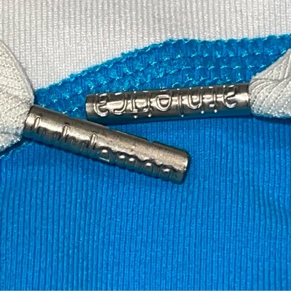 LULULEMON in stride jacket with hood snorkel blue and white - Picture 7 of 10